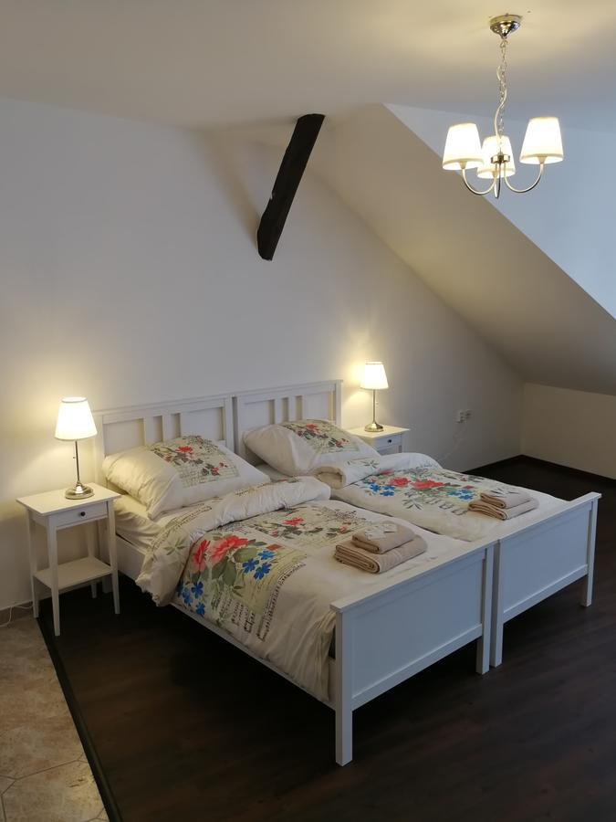 Hnizdo Snu Hotel Hradec Králové Екстериор снимка